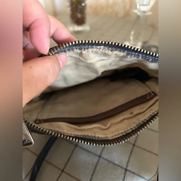 Ralph Lauren sling bag. Unisex. Used gently - Picture 11 of 14